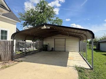 312 Poplar Street