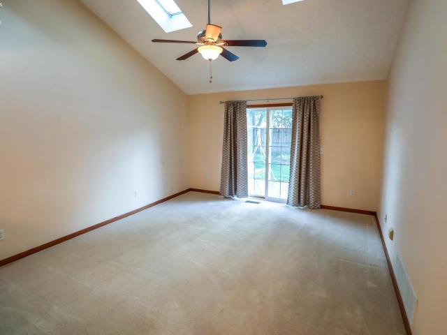 312 W Glen