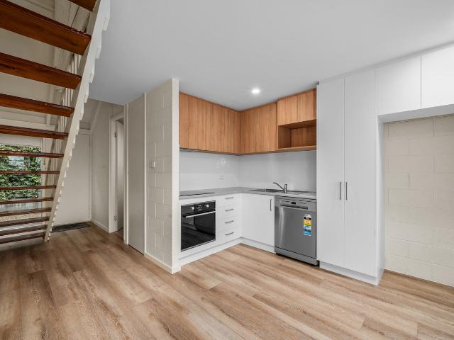 3/12a Lynton Avenue South Hobart 7004 Australia Edwards Windsor