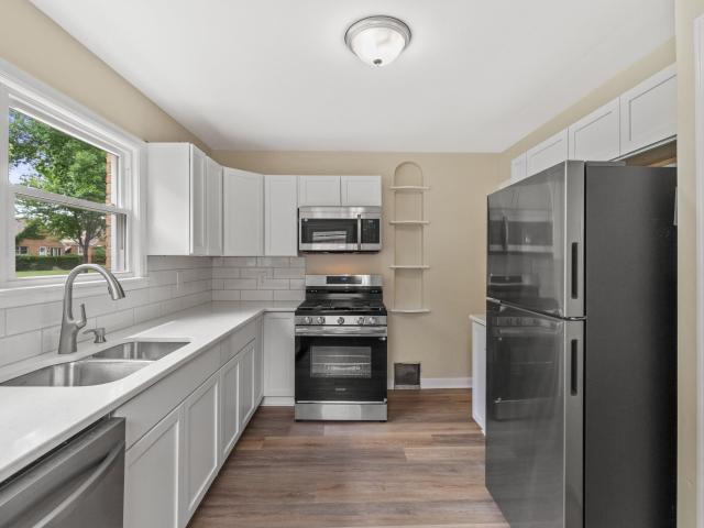 3134 N 75th St