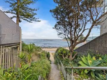 3/134 Ocean Parade, Blue Bay Apartment for rent Listed by Ton.
