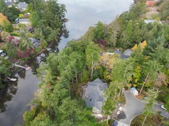 3136 Bowkett Pl, Saanich, BC, V8Z 1K9 Luxury House for sale | Listing ID 1051 | Royal LePage Carriage Trade Luxury Properties