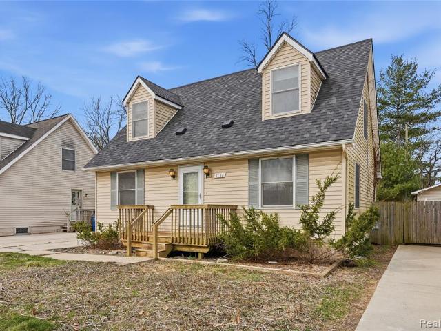 3136 Cherry Tree Lane