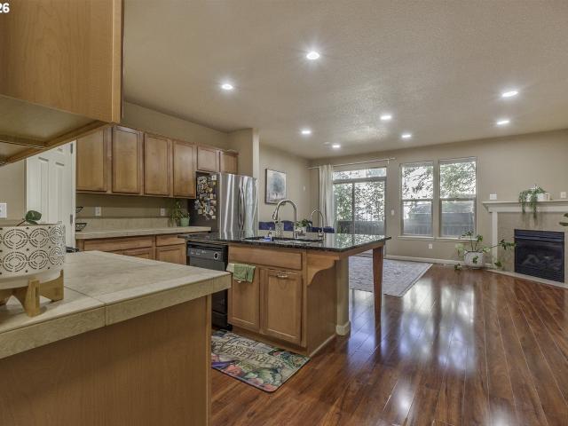 3137 NE 14TH PL