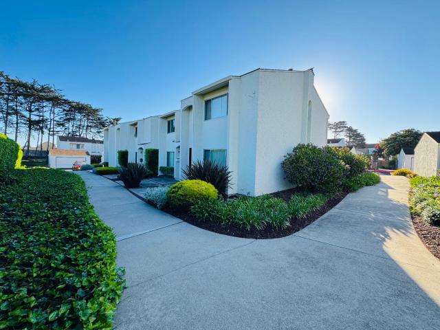 3137 Seacrest Ave, Unit 5, Marina, CA 93933 | MLS #ML82048