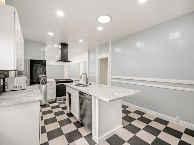 3131 Magnolia ST