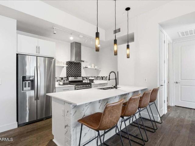 3131 N CENTRAL Avenue # 4001