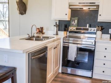 3131 Sandy Elm