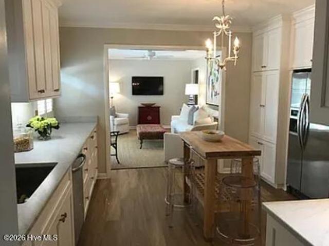 3132 Edinburgh Drive