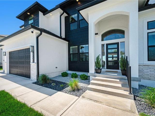 3133 SW Summit View Trl, Lee's Summit, MO 64082 | MLS #2624