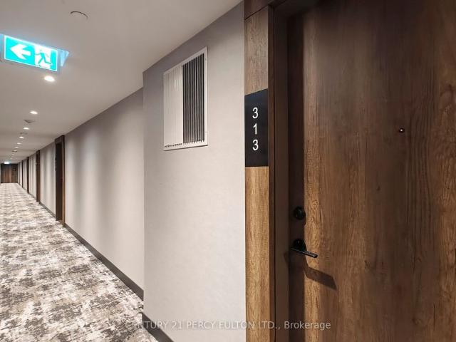 313 251 Manitoba Street, Toronto