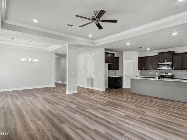 313 Castlewood Circle