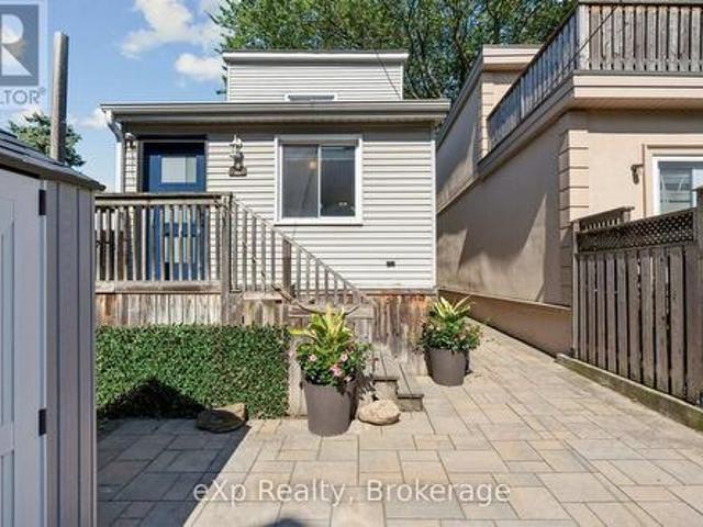 313 Bartlett Avenue N, Toronto Dovercourt Wallace Emerson Junction, ON, M6H 3G8 house for sale | Listing ID W13539 | Royal LePage