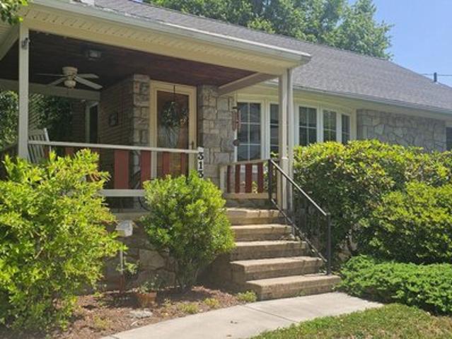 313 E Broad St, Shillington, PA 19607