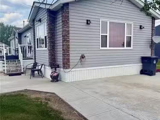313 First Street, North Portal, SK, S0C 1W0 house for sale.