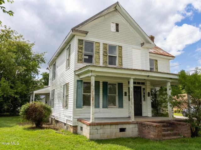 313 N Oakum Street