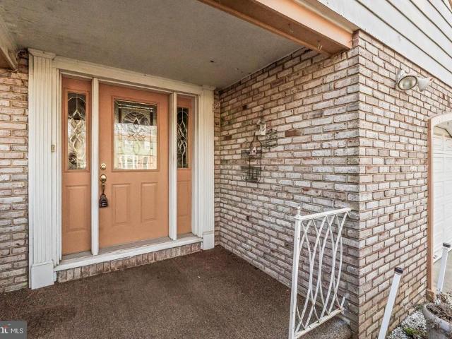 313 Royal Oak Avenue