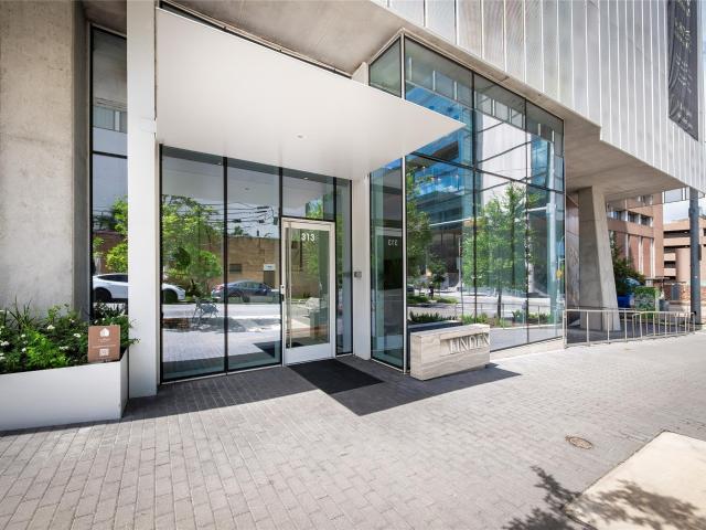 313 W 17th St # 1803