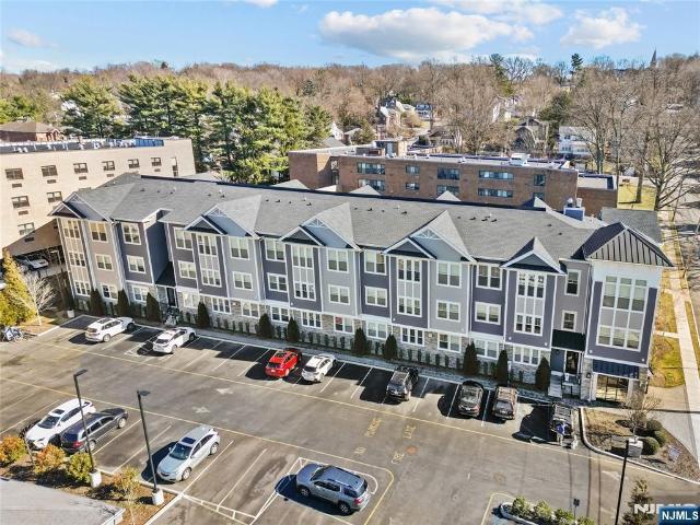 313 Woodland Place Unit# 202, Leonia, US, NJ