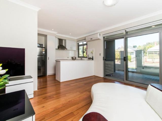 3/13 Wilson StreetBassendean WA 6054, Australia