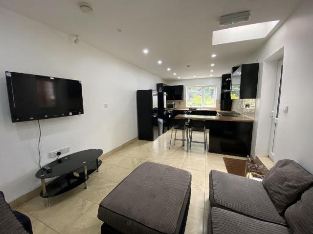313 Tiverton Road, Stirchley, B29 6DA, United Kingdom | Room for rent #113251107 | Rentberry