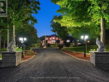 3147 Dornie Road, North Glengarry, ON, K0C 1A0 Luxury House for sale | Listing ID X12855 | Royal LePage Carriage Trade Luxury Properties