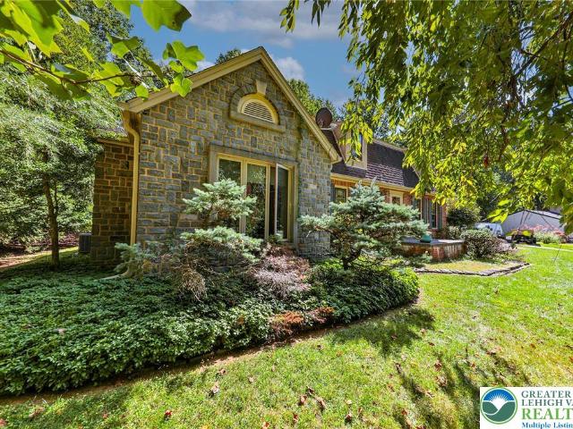 3141 Douglas Road