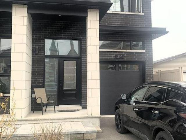 314 Cyr Avenue #A Ottawa, ON K1L7N7