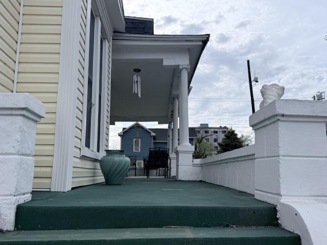 314 E 16th St
