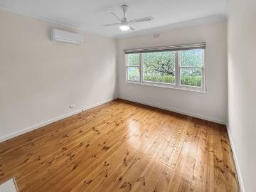 Buninyong, Scotsburn - Equipped kitchen