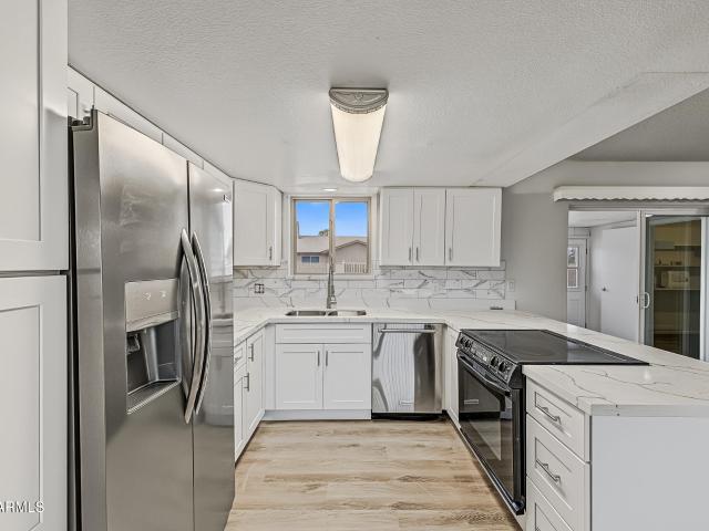 314 W PINON Avenue