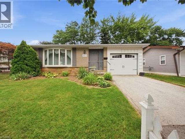 3157 Palmer Drive, Burlington, ON, L7M 1L3 house for sale | Listing ID 40852 | Royal LePage