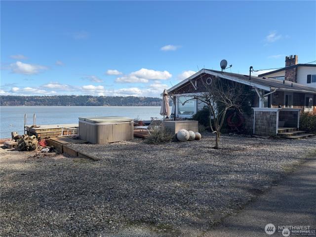 3151 Shoreline Drive