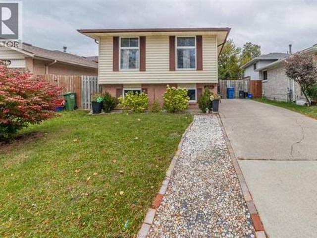 3152 Conservation, Windsor, ON, N8W 5B9 house for sale | Listing ID 26026 | Royal LePage