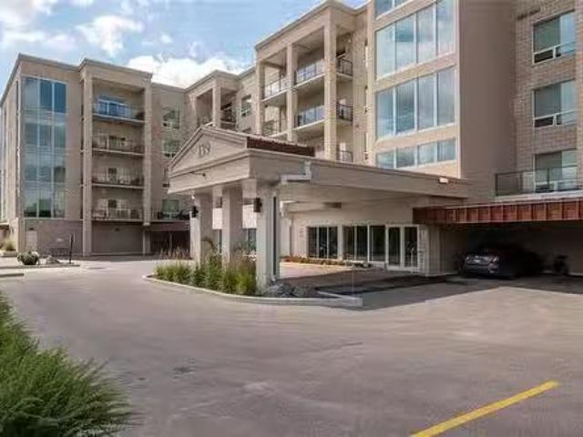 315 139 Tuxedo Ave, Winnipeg, MB, R3N 0H6 Luxury Condo for s.