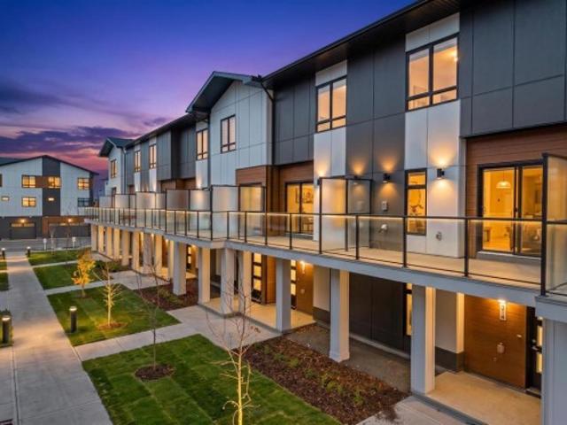 315 82 Avenue Sw, Calgary, AB, T3H 6H2 townhouse for sale | Listing ID A2352 | Royal LePage