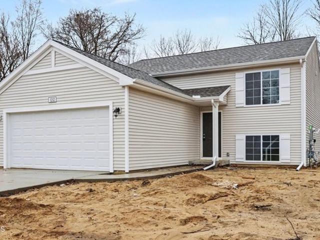 315 Cherry Tree Ln, Delta, OH 43515