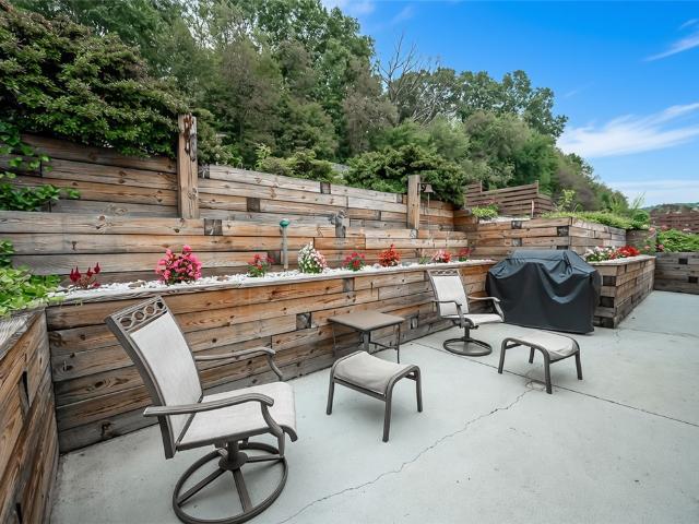 315 Six Flat Rd