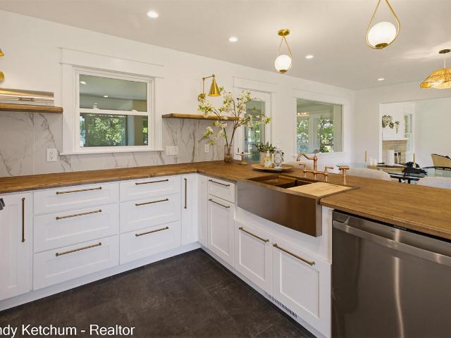 315 W 40th Street