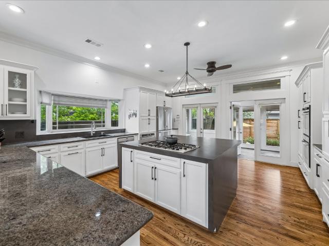 315 W 15th Street