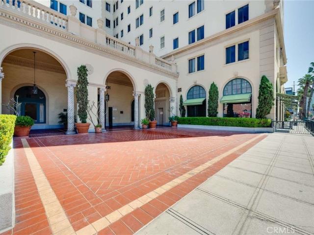 315 W 3rd 1011