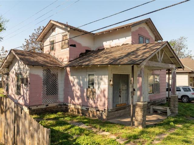 315 W Watts Street