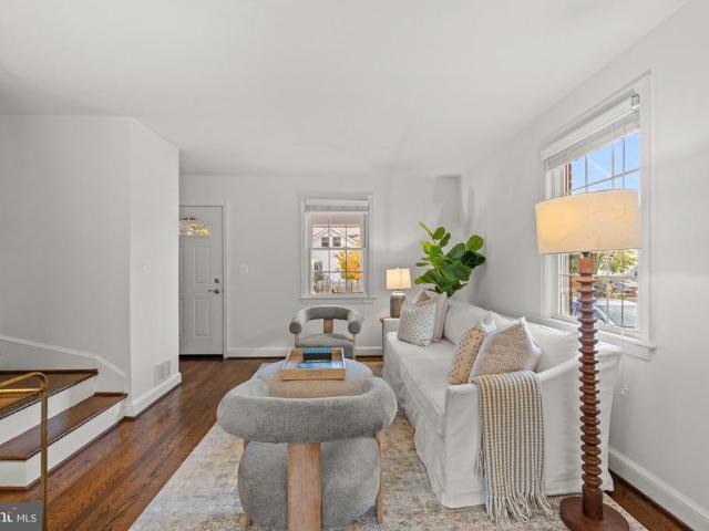 315A E Mount Ida Avenue