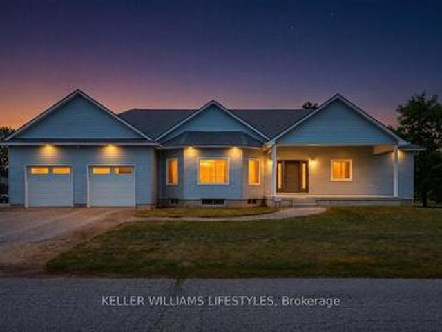 3167 Broadway Street, Brooke Alvinston, ON, N0N 1A0 house for sale | Listing ID X13596 | Royal LePage