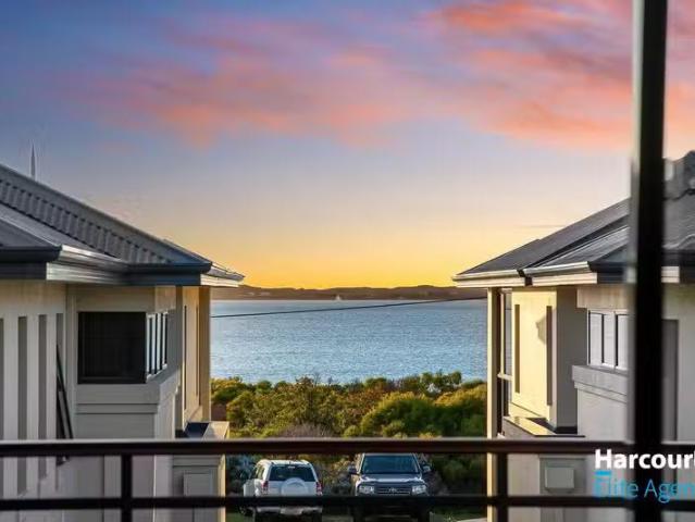 3/167 Rockingham Beach Road, ROCKINGHAM, WA 6168 Townhouse f.
