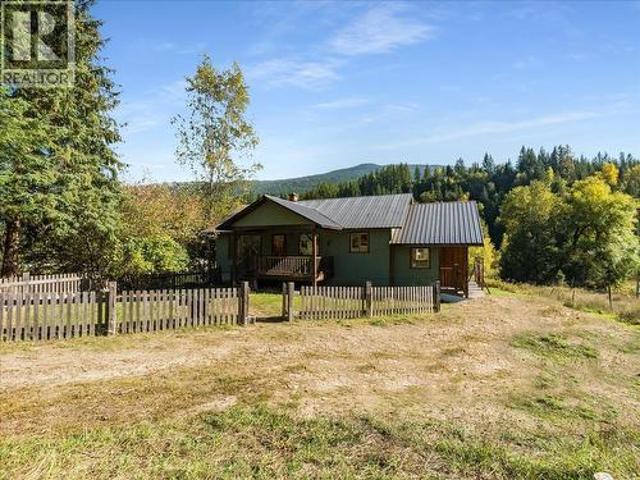 3168 Pass Creek Road, Crescent Valley, BC, V0G 1H0 house for sale | Listing ID 10401 | Royal LePage