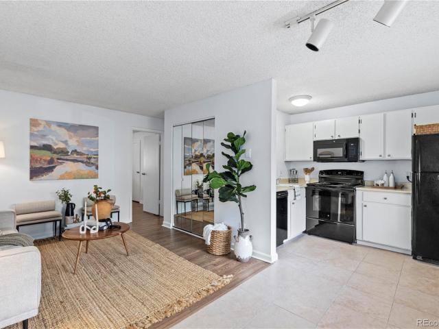 3161 Madison Avenue # 302