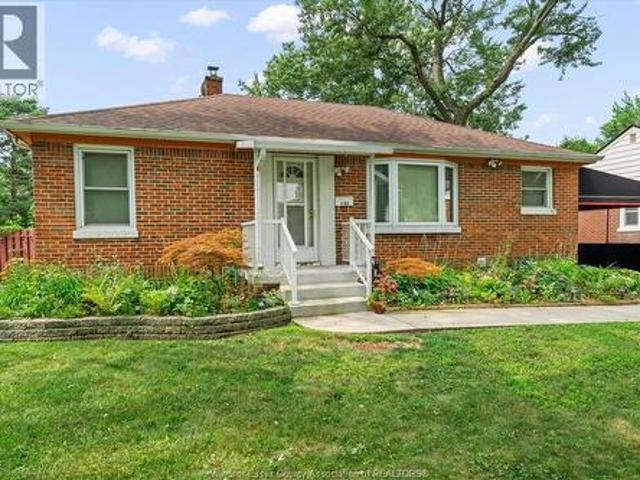 3163 Curry Avenue, Windsor, ON, N9E 2T2 house for sale | Listing ID 26023 | Royal LePage