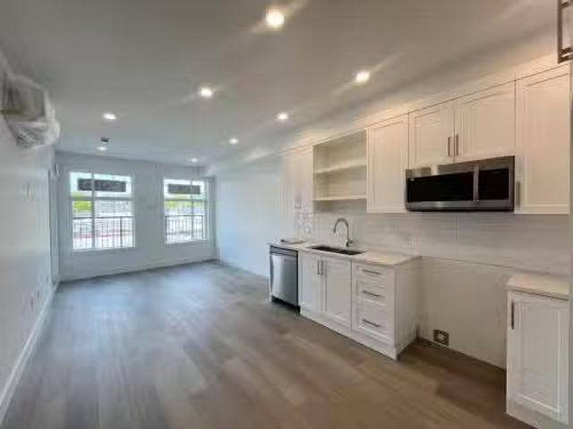 316 22348 North Avenue, Maple Ridge, BC, V2X 8T2 lease for l.