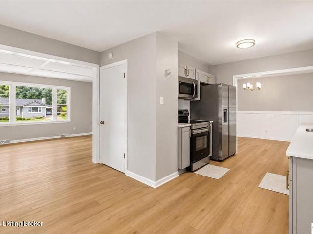 316 Deepwood Dr